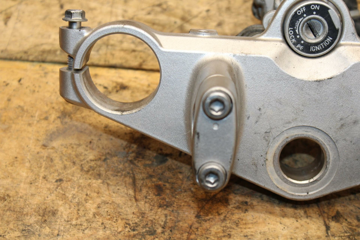 07-11 SUZUKI VSTROM 650 UPPER TREE IGNITION LOCK WITHOUT KEY BB340