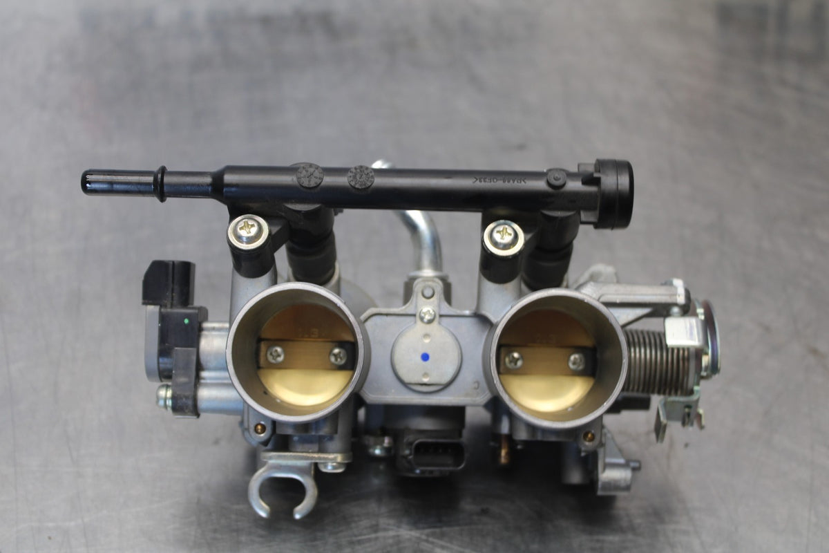 18-23 KAWASAKI NINJA 400 EX400 ABS MAIN FUEL INJECTORS / THROTTLE BODIES BB192