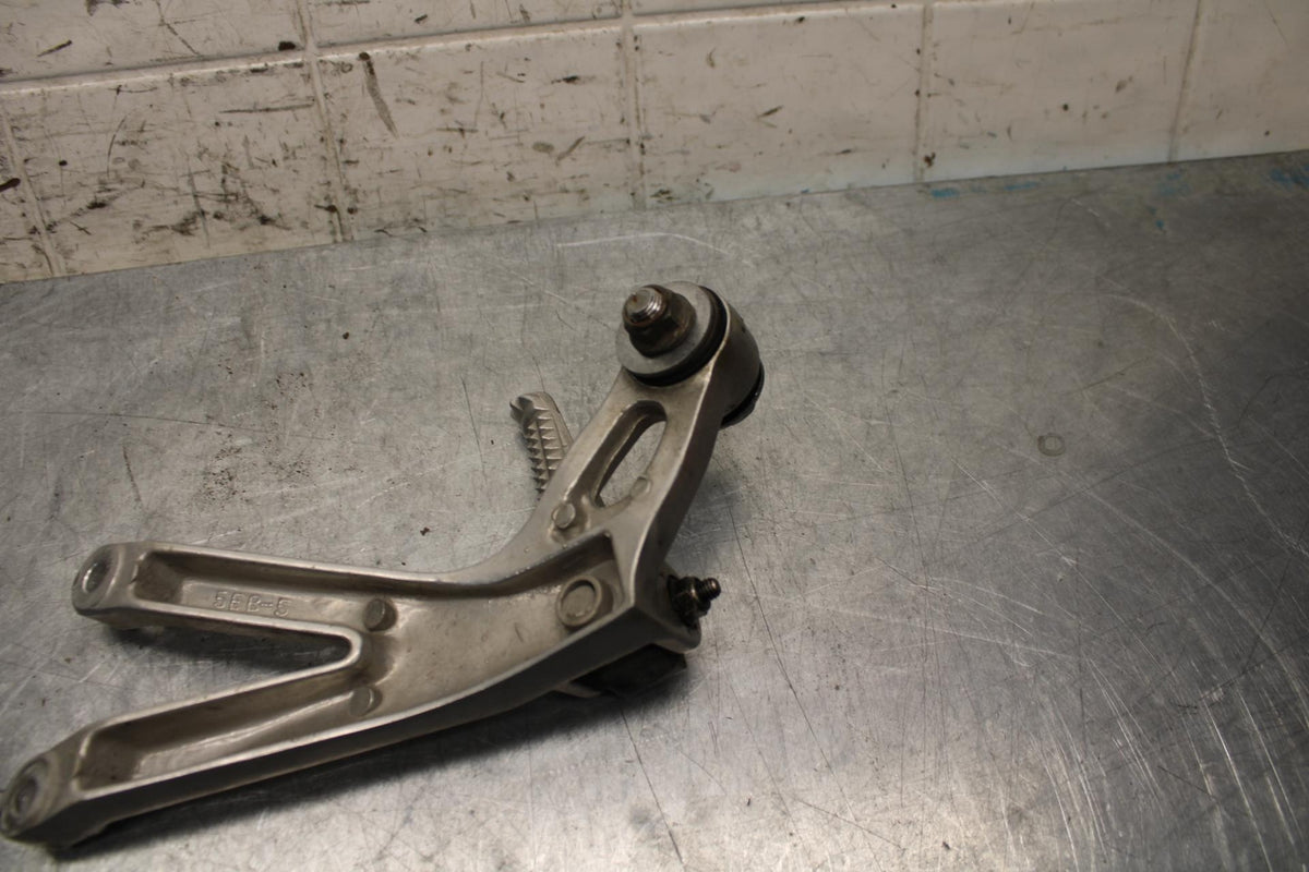 2001 Yamaha YZF R6 RIGHT REAR BACK PASSENGER PEG 5EB-27440-00-00 BB68