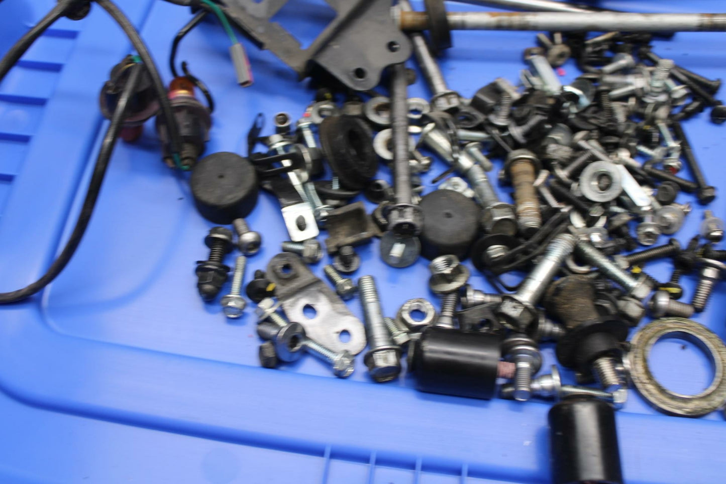 12-13 KAWASAKI EX300 NINJA BOLTS HARDWARE SCREWS BB373