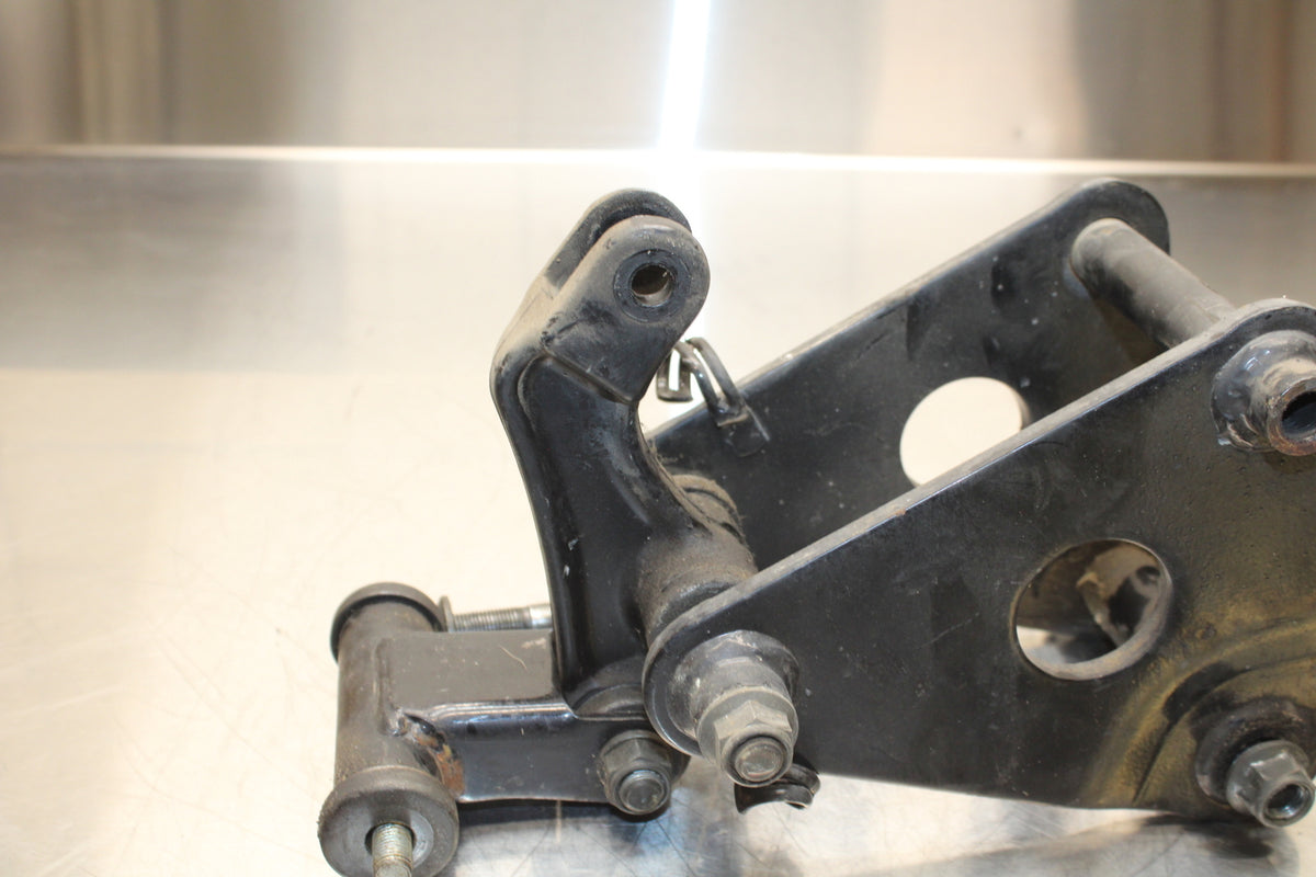 86 SUZUKI GS750ES REAR DOGBONE SHOCK LINKAGE LINK BB140