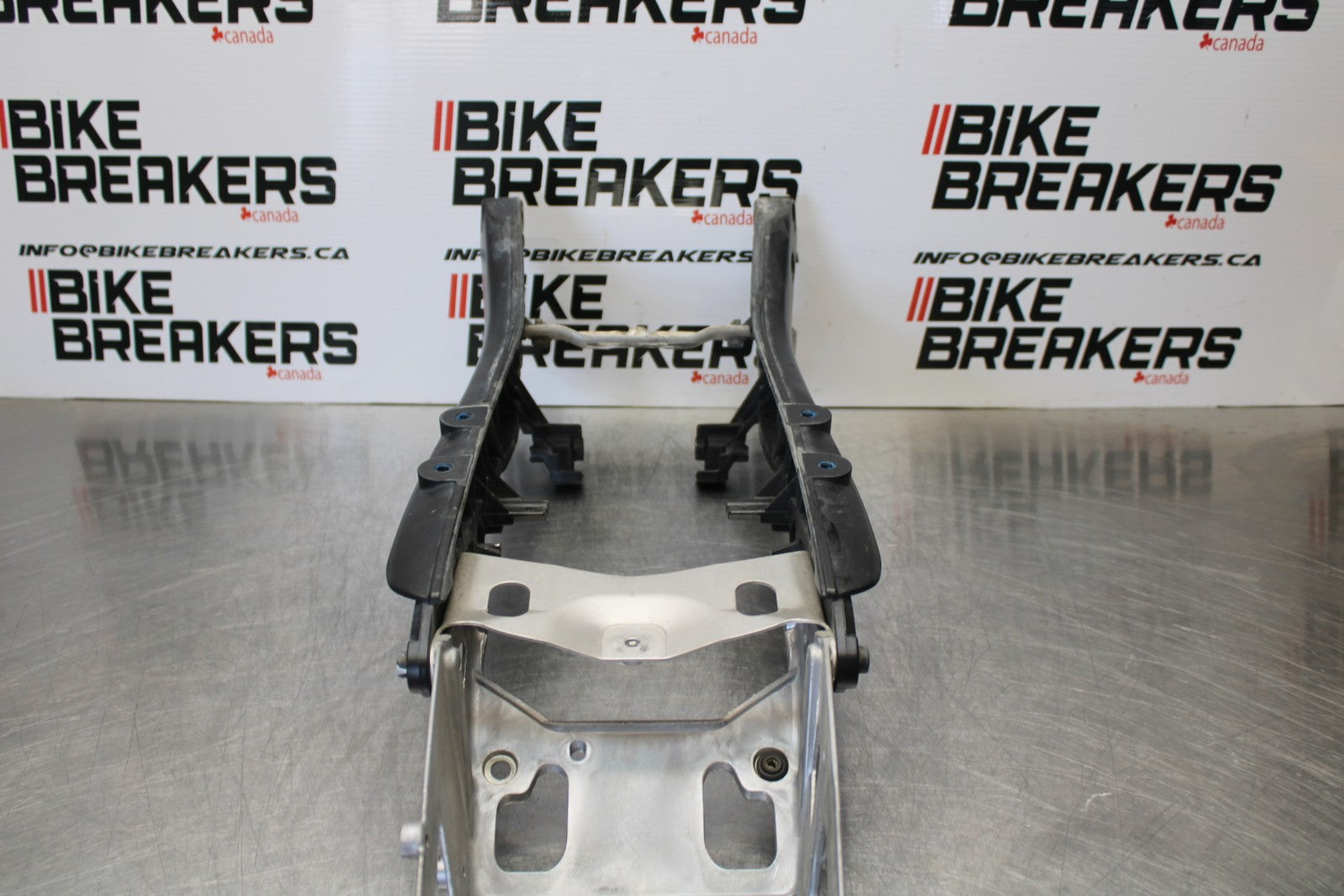 06-07 SUZUKI GSXR 600 REAR SUBFRAME BACK SUB FRAME BB170