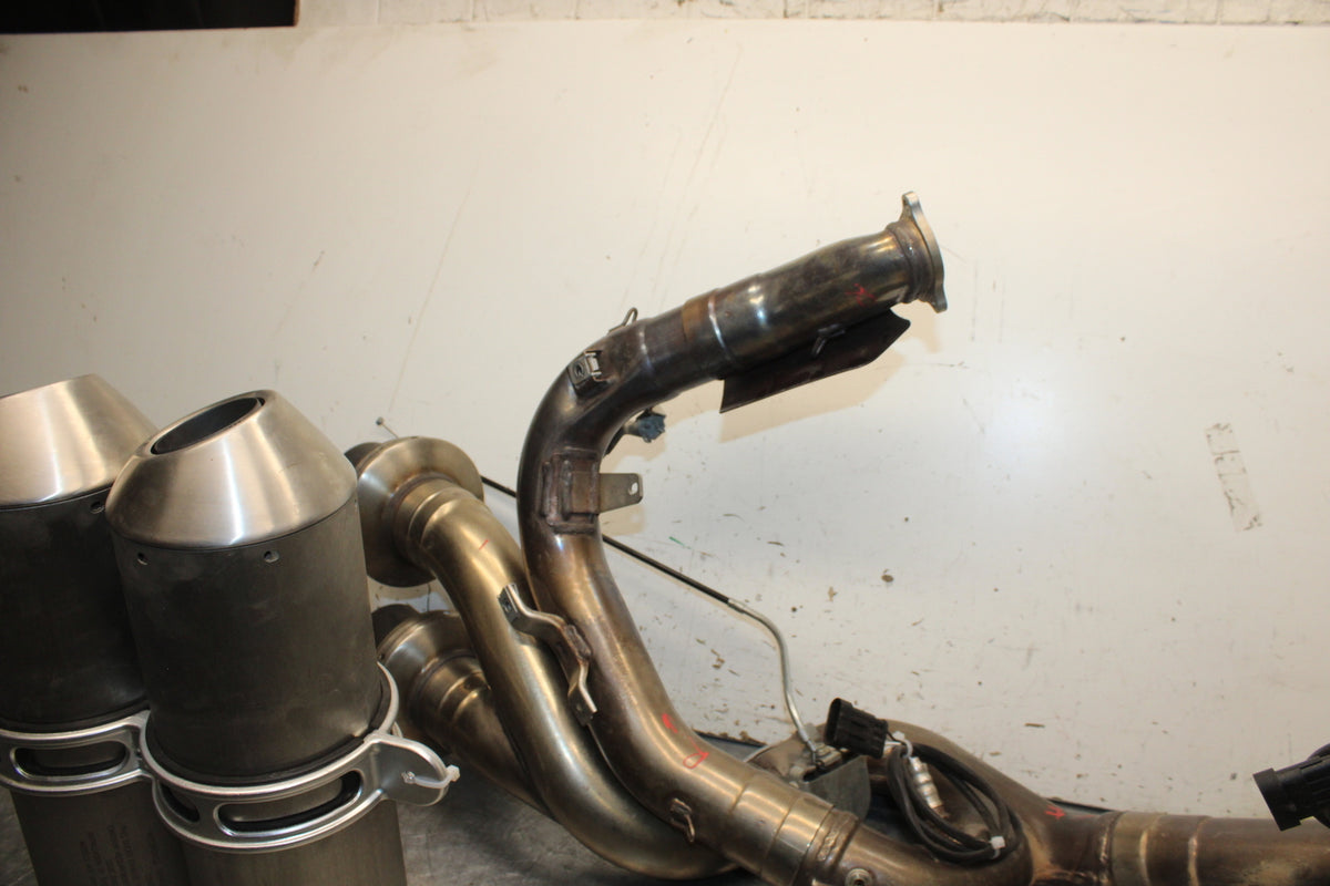 09-11 DUCATI STREETFIGHTER 1098 FULL EXHAUST SYSTEM HEADERS PIPE MUFFLER BB705