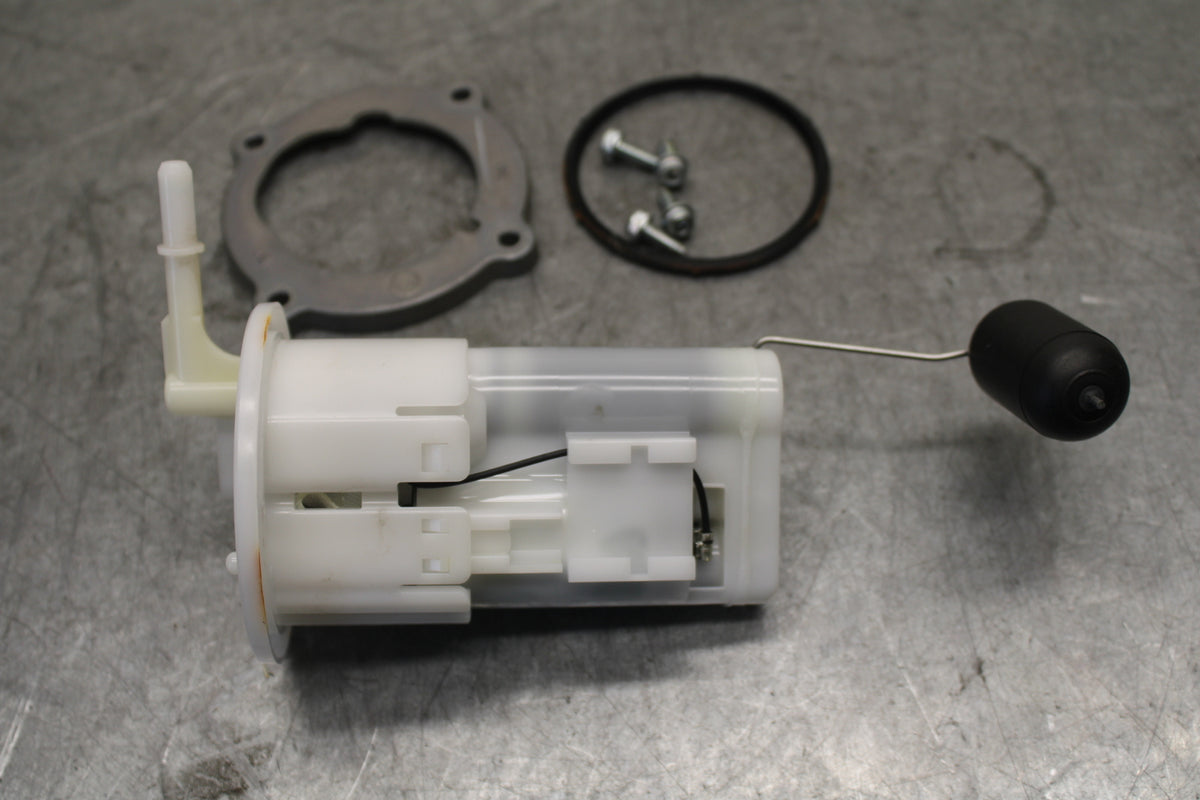 22-24 YAMAHA XSR900 FUEL PUMP GAS PETROL SENDER UNIT  BB683