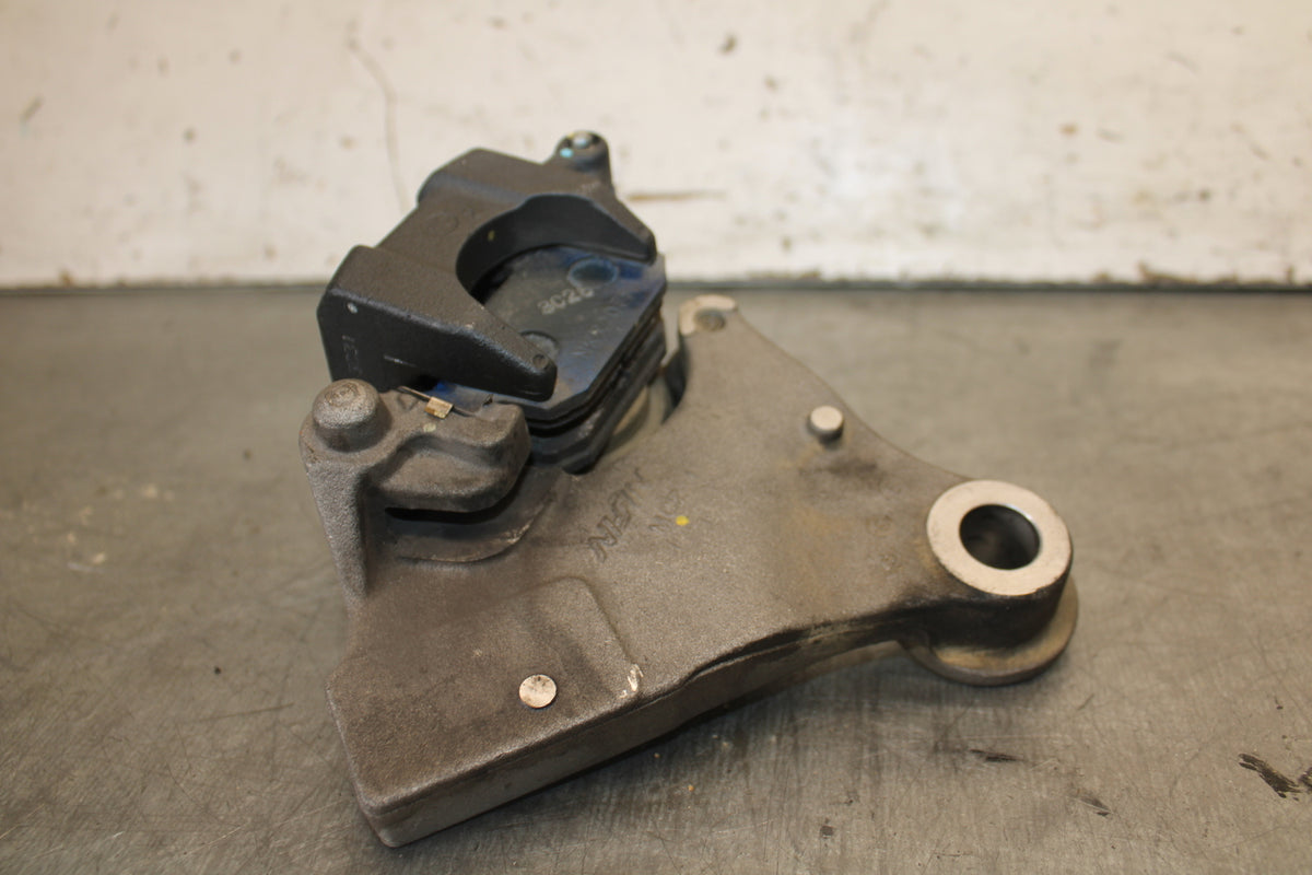 13-15 HONDA CBR500R REAR BACK BRAKE CALIPER W MOUNT BRACKET 43150-MGZ-J01 BB704