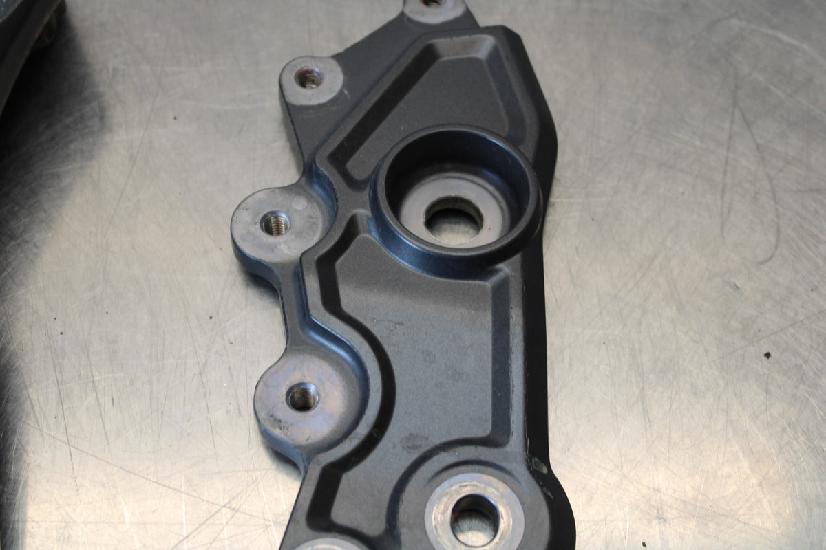 22-25 YAMAHA YZF R7 LEFT RIGHT REARSET REAR SET BRACKETS MOUNTS BB176