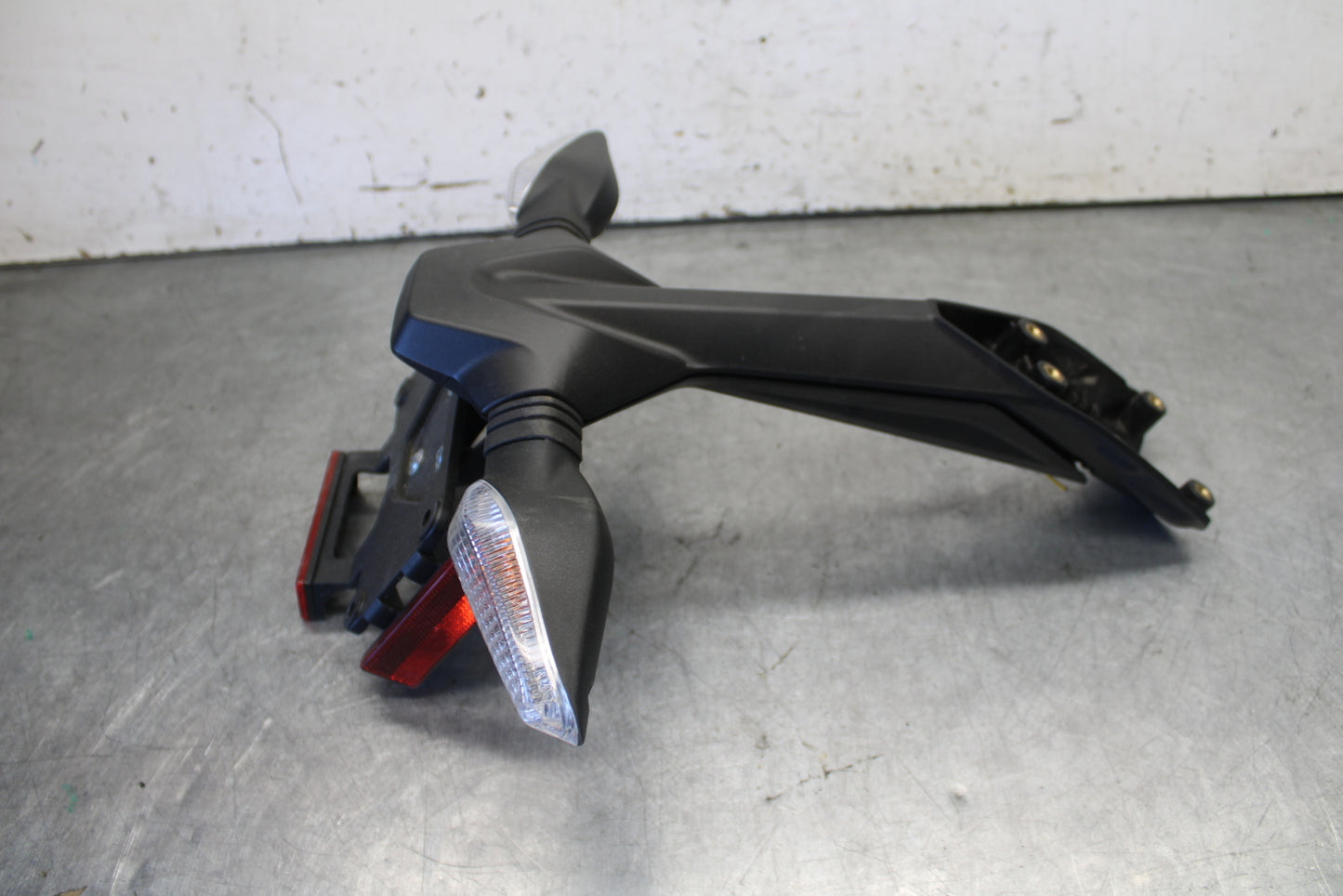 12-15 DUCATI 1199 PANIGALE REAR BACK FENDER MUD GUARD BB699