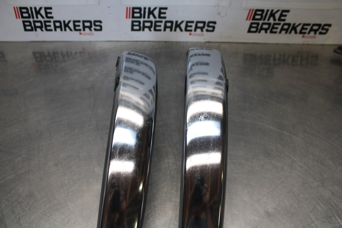 08 KAWASAKI VULCAN 1600 VN1600D NOMAD REAR FRAME SUBFRAME COVER GUARDS BB904