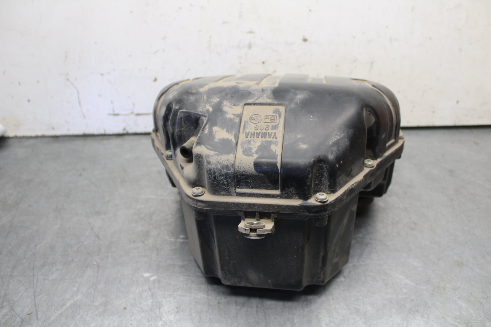 09-15 YAMAHA FZ6R AIRBOX AIR INTAKE FILTER BOX  BB686