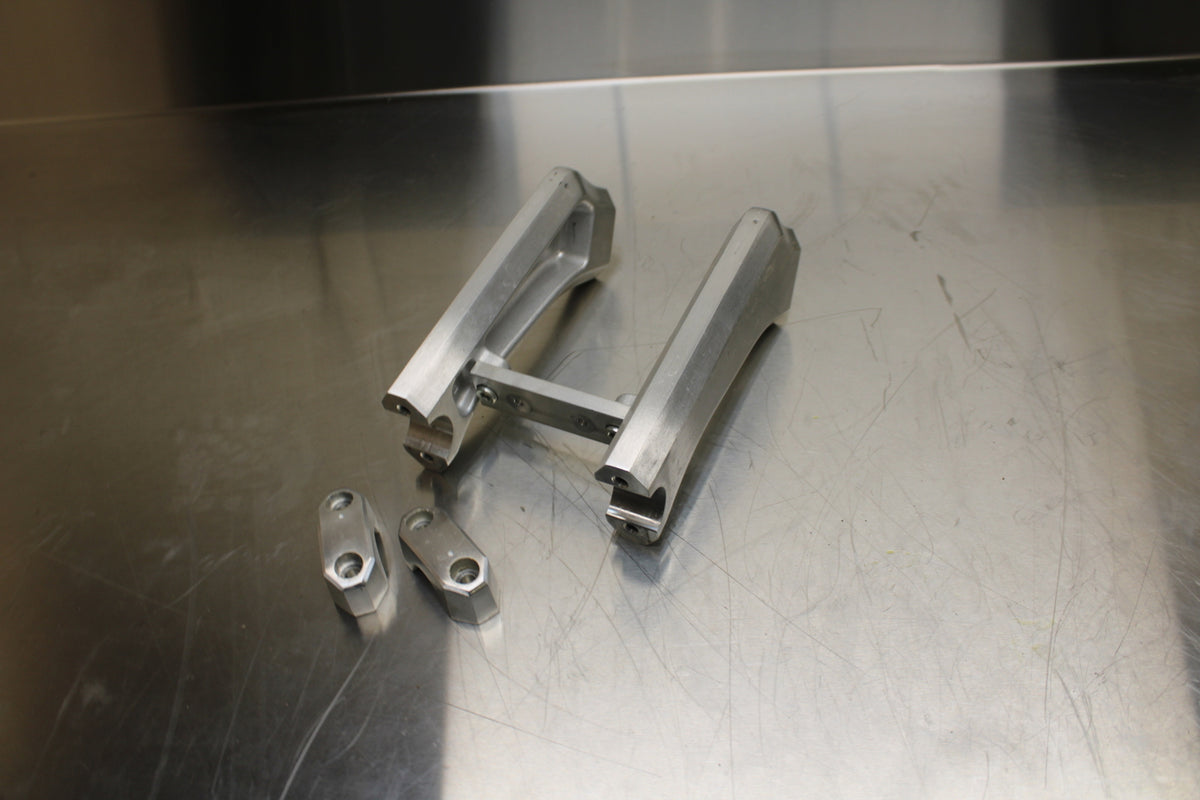 09-10 SUZUKI BOULEVARD M109R HANDLEBAR RISERS BB135