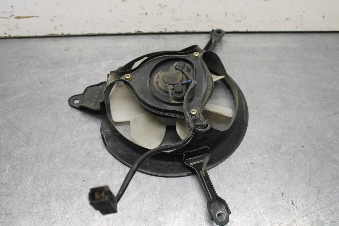 93-07 YAMAHA VMAX 1200 ENGINE RADIATOR COOLING FAN BB634