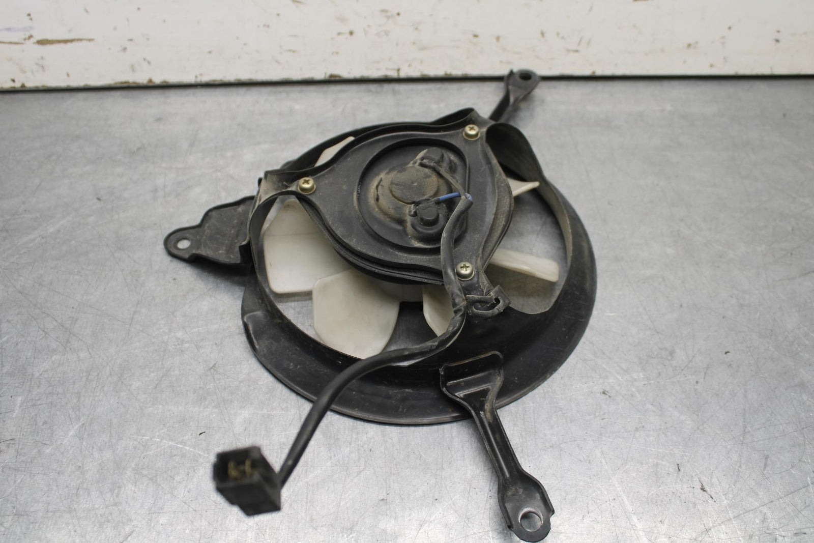 93-07 YAMAHA VMAX 1200 ENGINE RADIATOR COOLING FAN BB634