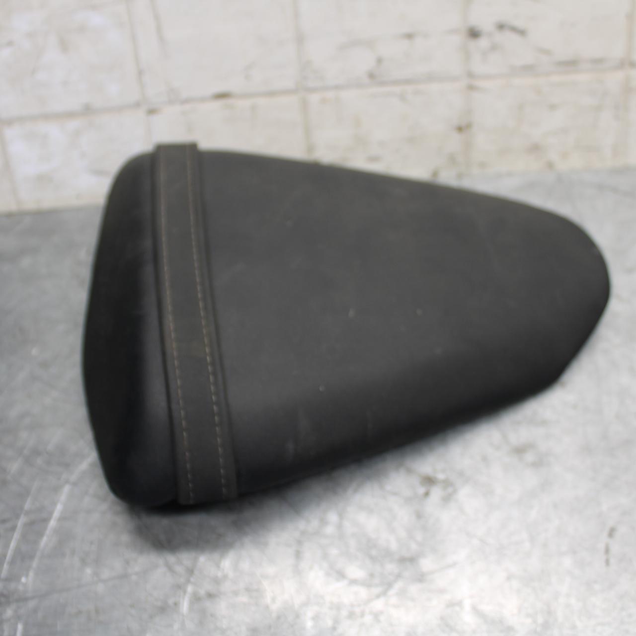2008 Kawasaki Ninja ZX10R  REAR BACK PASSENGER TANDEM SEAT PAD SADDLE BB524