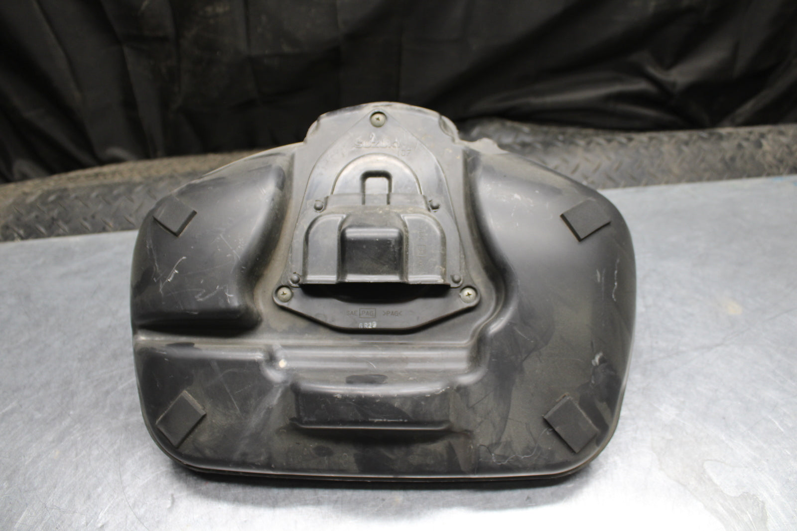 00 SUZUKI INTRUDER 1500 VL1500 AIRBOX AIR INTAKE FILTER BOX BB761
