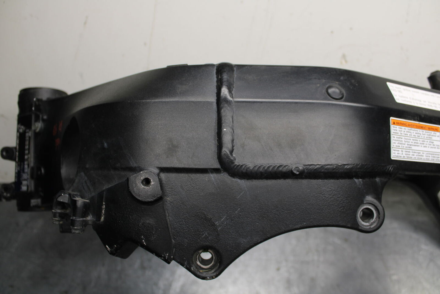 05-06 SUZUKI GSXR1000 FRAME CHASSIS BB677