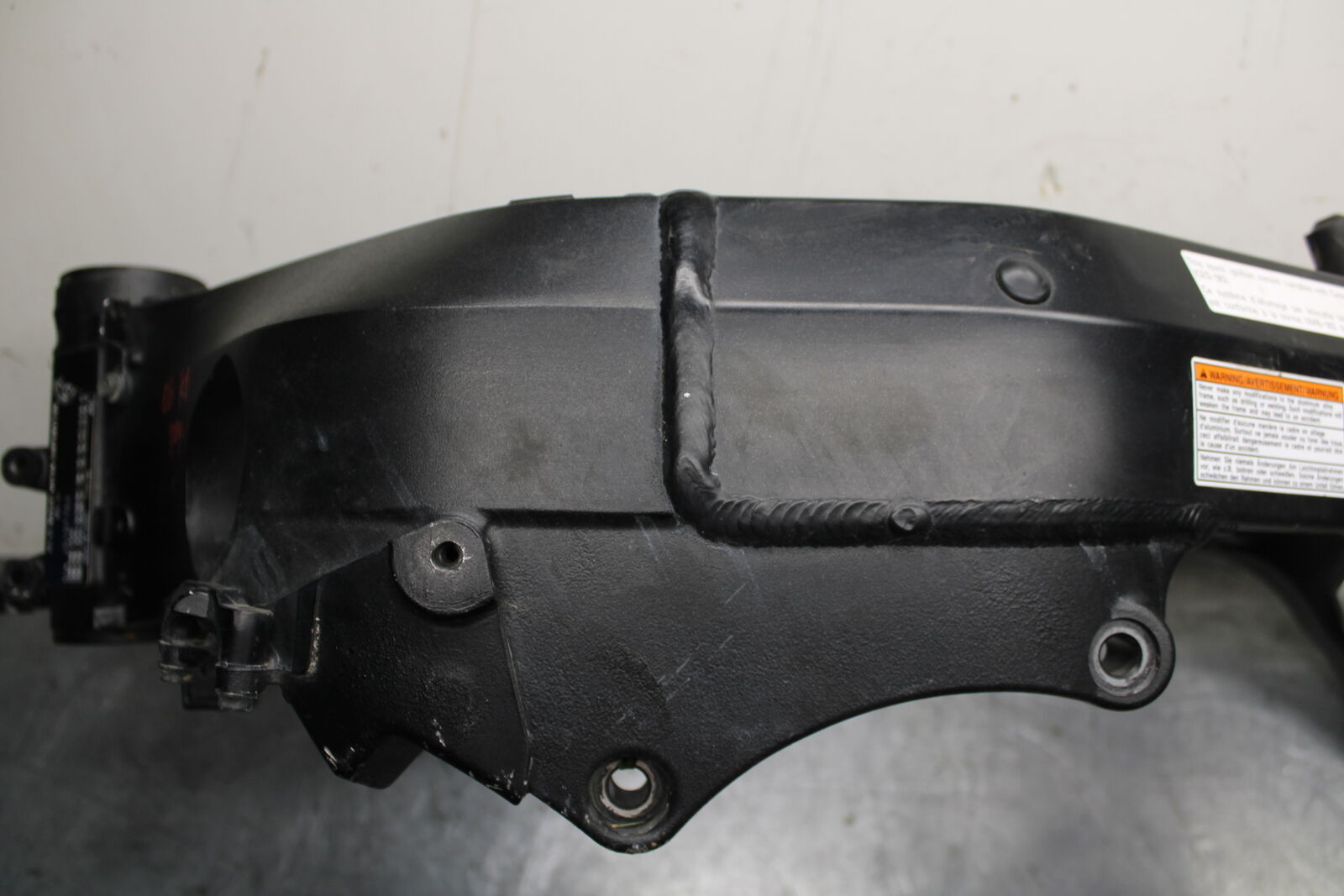 05-06 SUZUKI GSXR1000 FRAME CHASSIS BB677