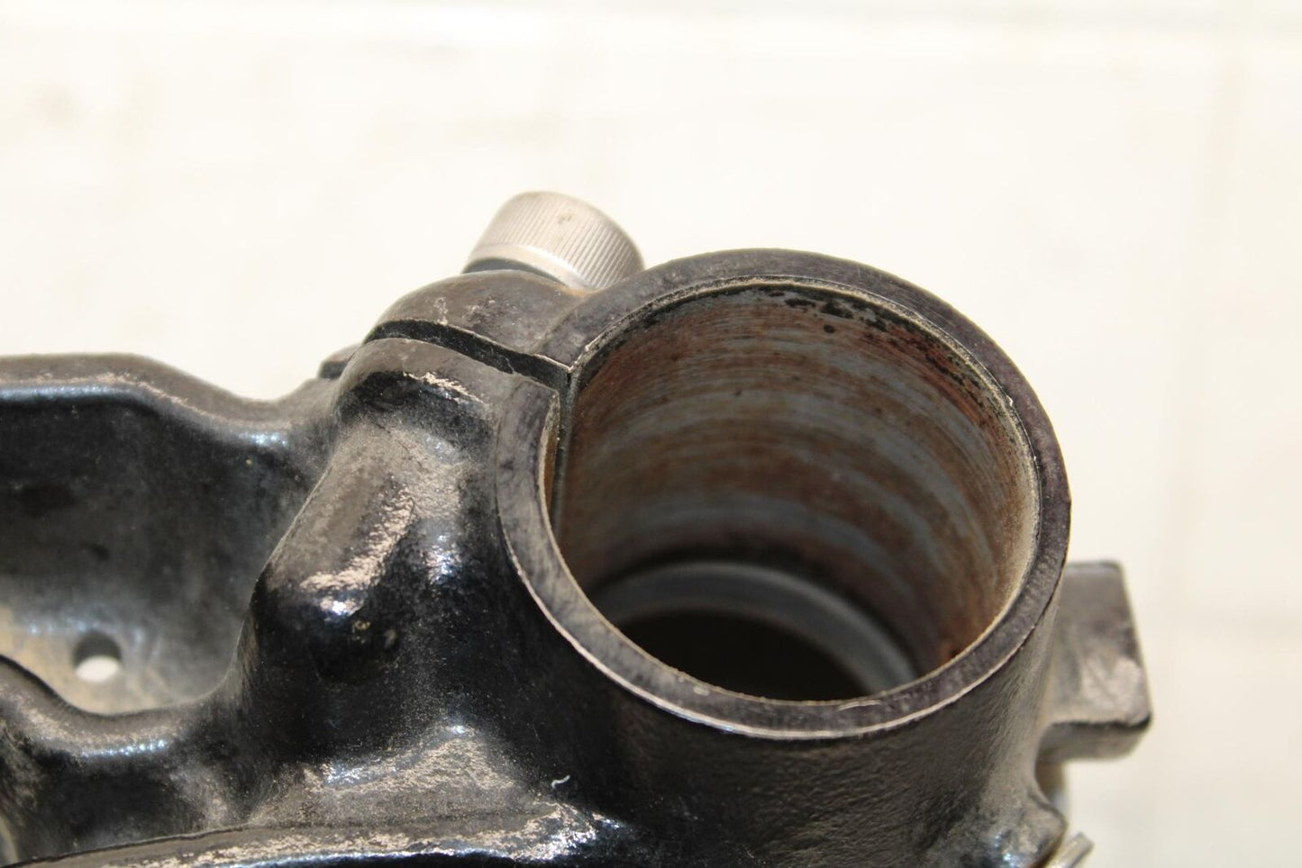 2005 Kawasaki Vulcan 1600 VN1600D Nomad FRONT LOWER TRIPLE TREE STEM BB556