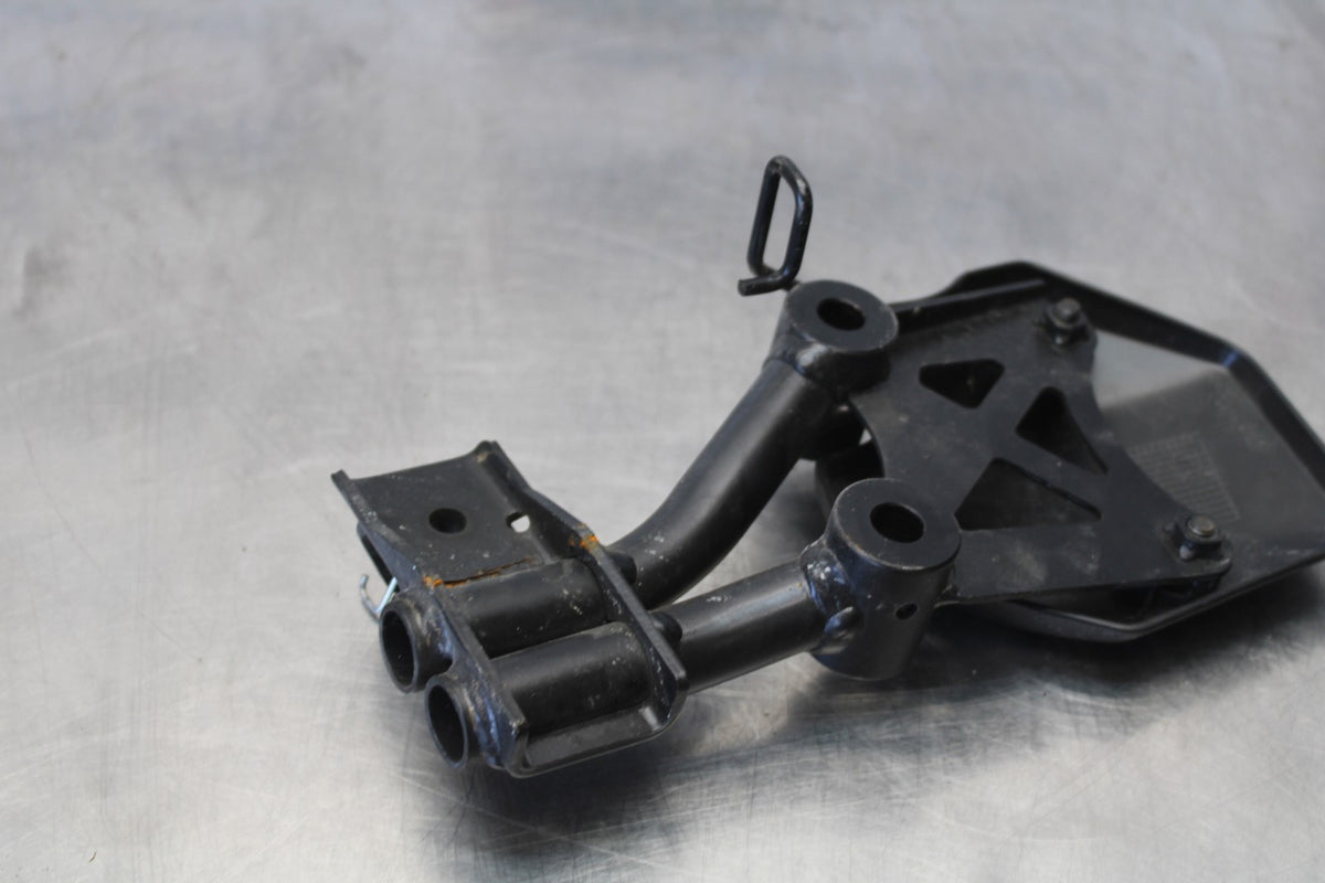 24-25 KAWASAKI ELIMINATOR 450 RIGHT FRONT FOOT PEG STEP BRACKET MOUNT BB869