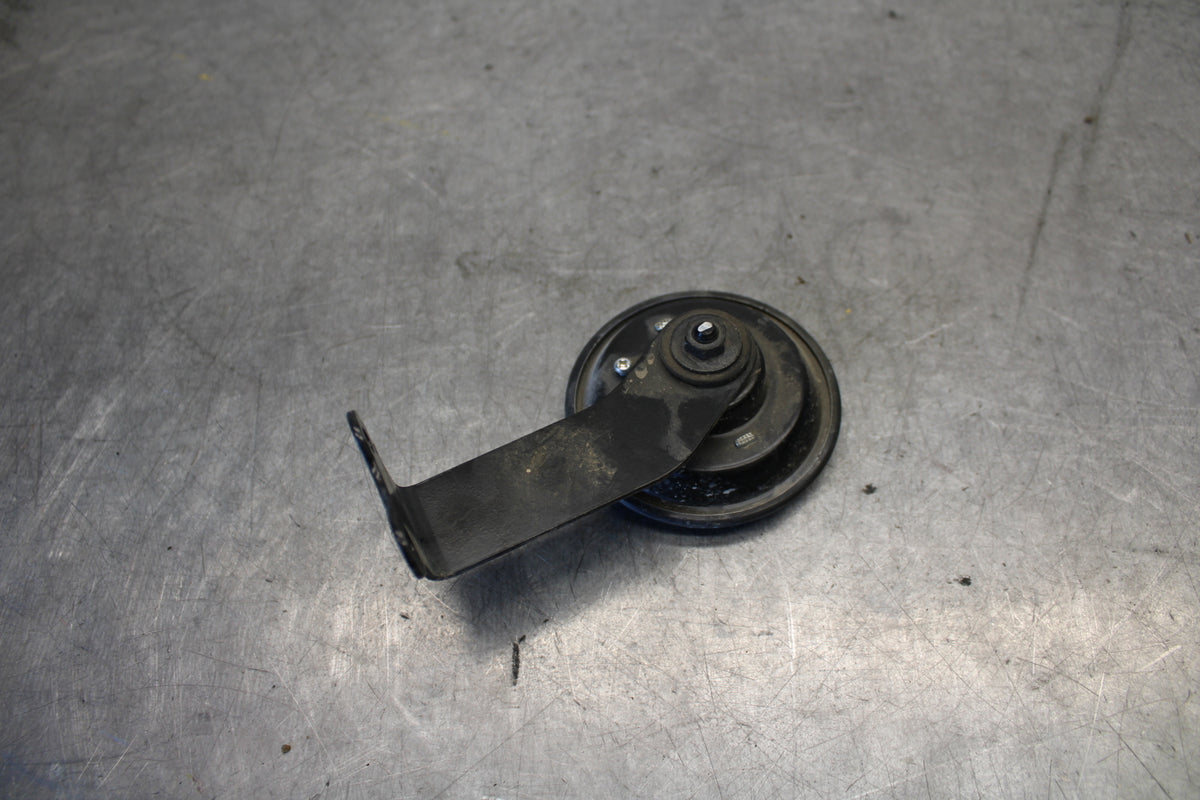 11-24 SUZUKI GSXR750 HORN SIGNAL BB687