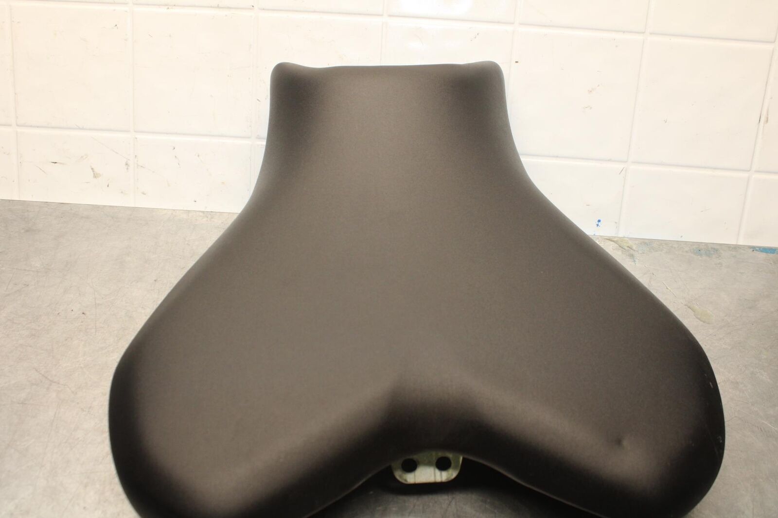 22-23 YAMAHA YZF R7 FRONT DRIVERS SEAT PAD SADDLE PILLION BB583