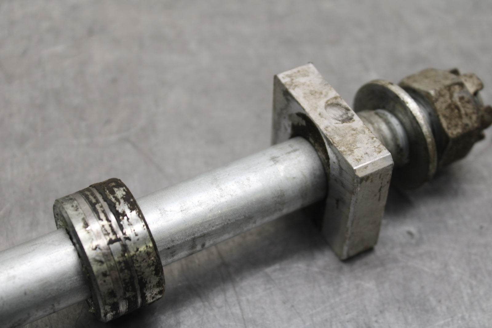 12-17 KAWASAKI NINJA 650 REAR AXLE BACK WHEEL RIM PIVOT BOLT AXEL BB129