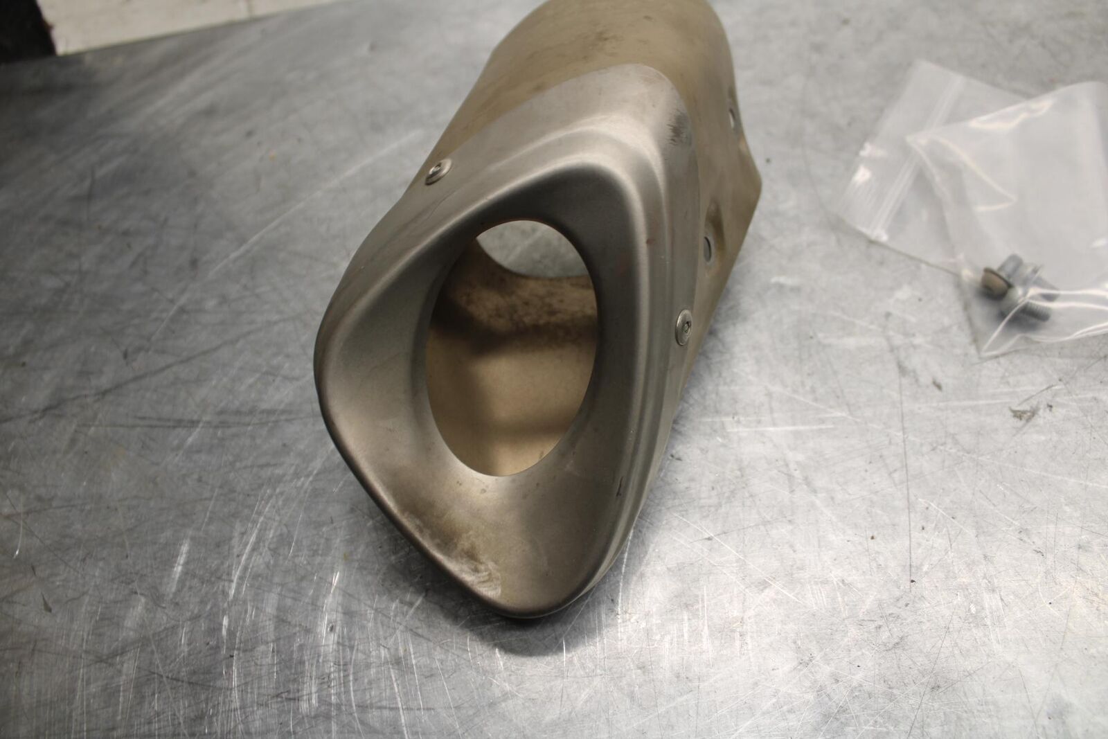 2015 Yamaha FJ09 EXHAUST PIPE MUFFLER SLIP ON CAN TIP COVER CAP BB41