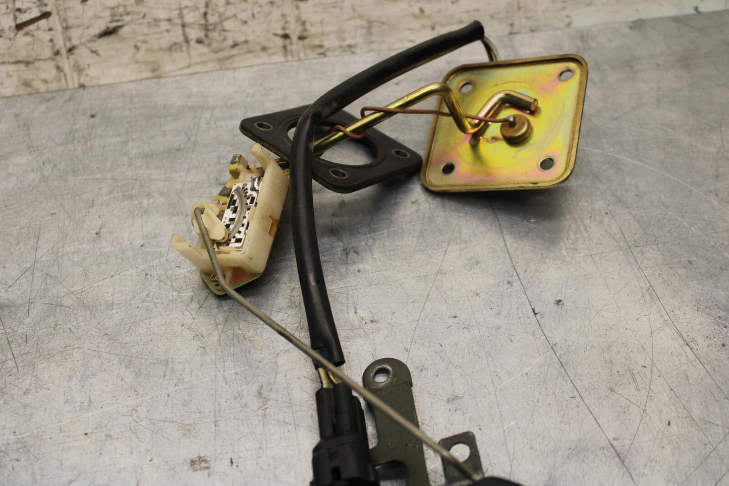 2000 Kawasaki Ninja ZX12R ZX1200A FLOAT GAS FUEL PETROL LEVEL SENDING UNIT BB565