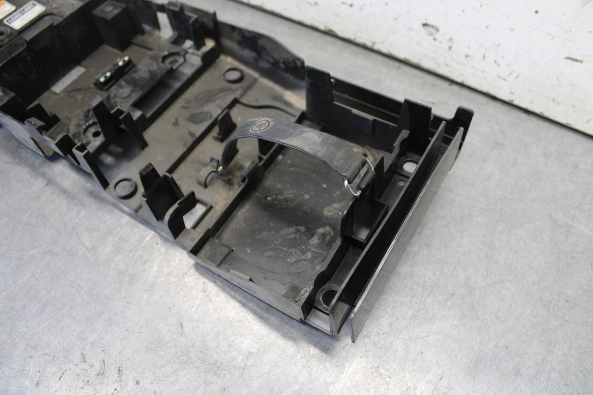 08-16 YAMAHA YZF R6 REAR BACK TAIL UNDERTAIL BATTERY TRAY PLASTIC OEM BB665