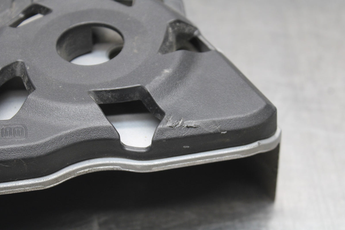 22 KAWASAKI NINJA 1000SX ENGINE SPROCKET COVER BB780