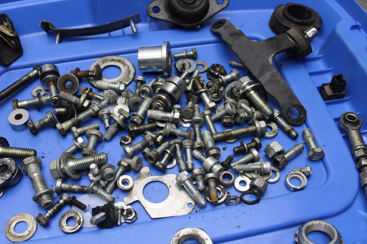 08 HARLEY-DAVIDSON ELECTRA GLIDE POLICE EFI FLHTPI LEFTOVER BOLTS SCREWS BB816