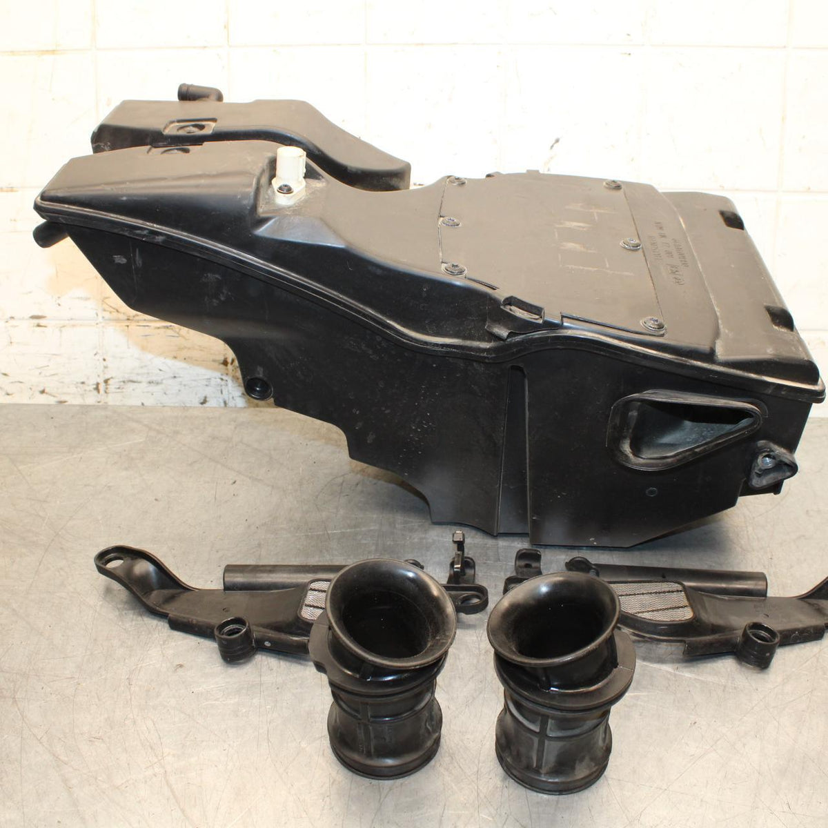 19-20 KTM 790 DUKE 790 AIRBOX AIR INTAKE FILTER BOX BB570
