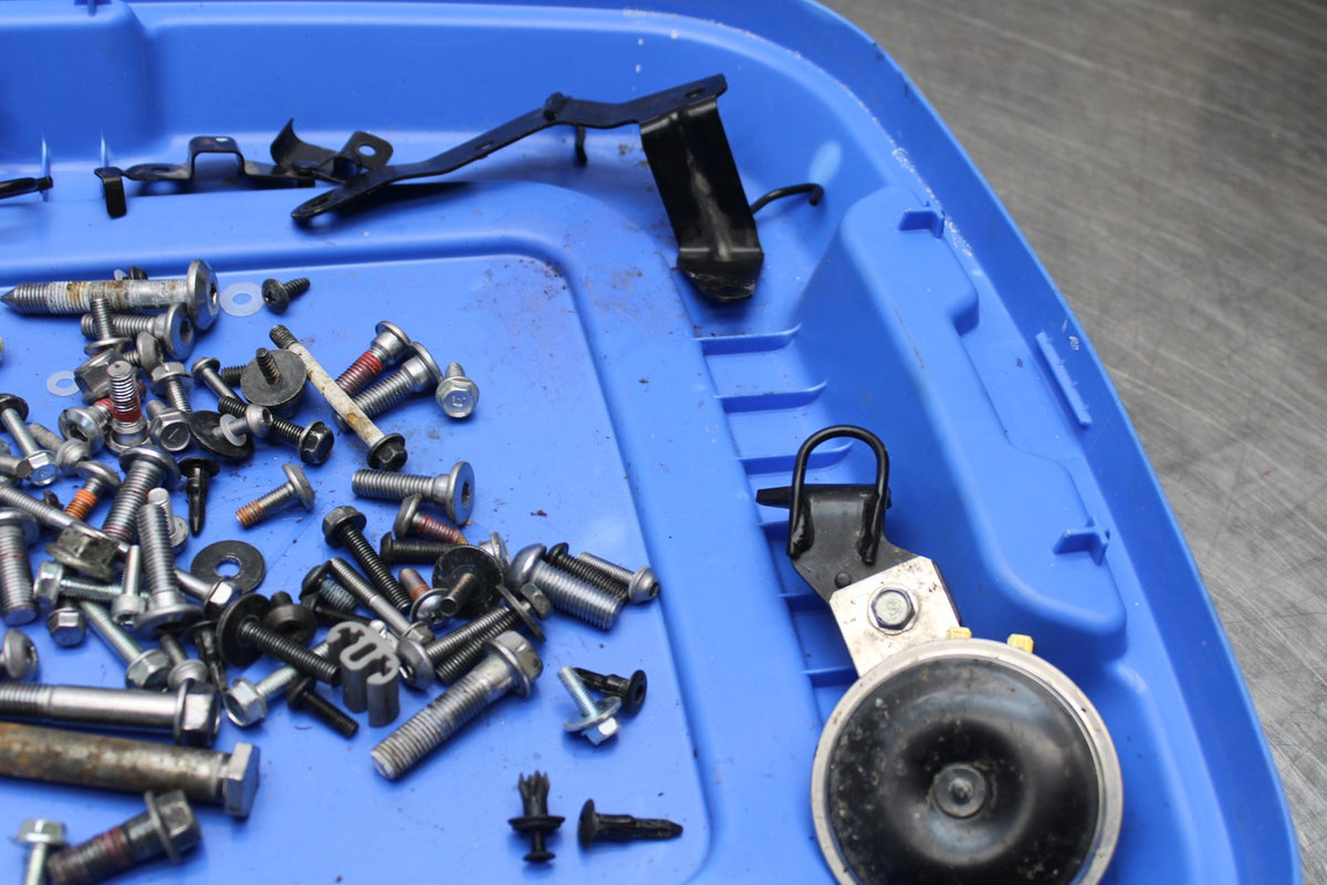 21-23 KAWASAKI NINJA ZX6R MOUNTING BOLTS HARDWARE MOTOR SCREWS BB179