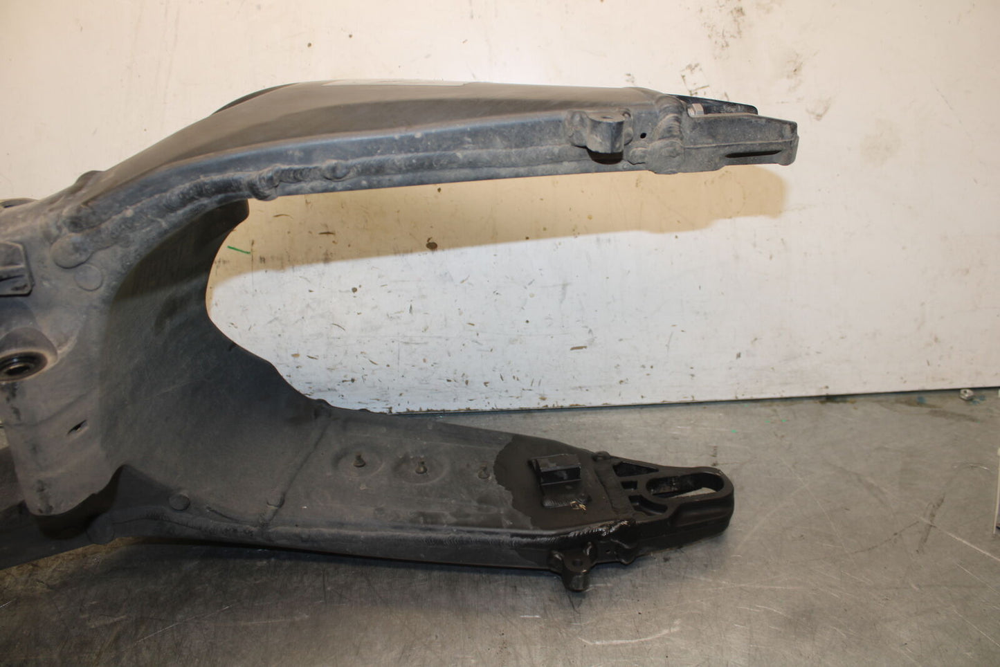 19-23 KAWASAKI NINJA ZX6R REAR SWINGARM BACK SUSPENSION SWING ARM BB701