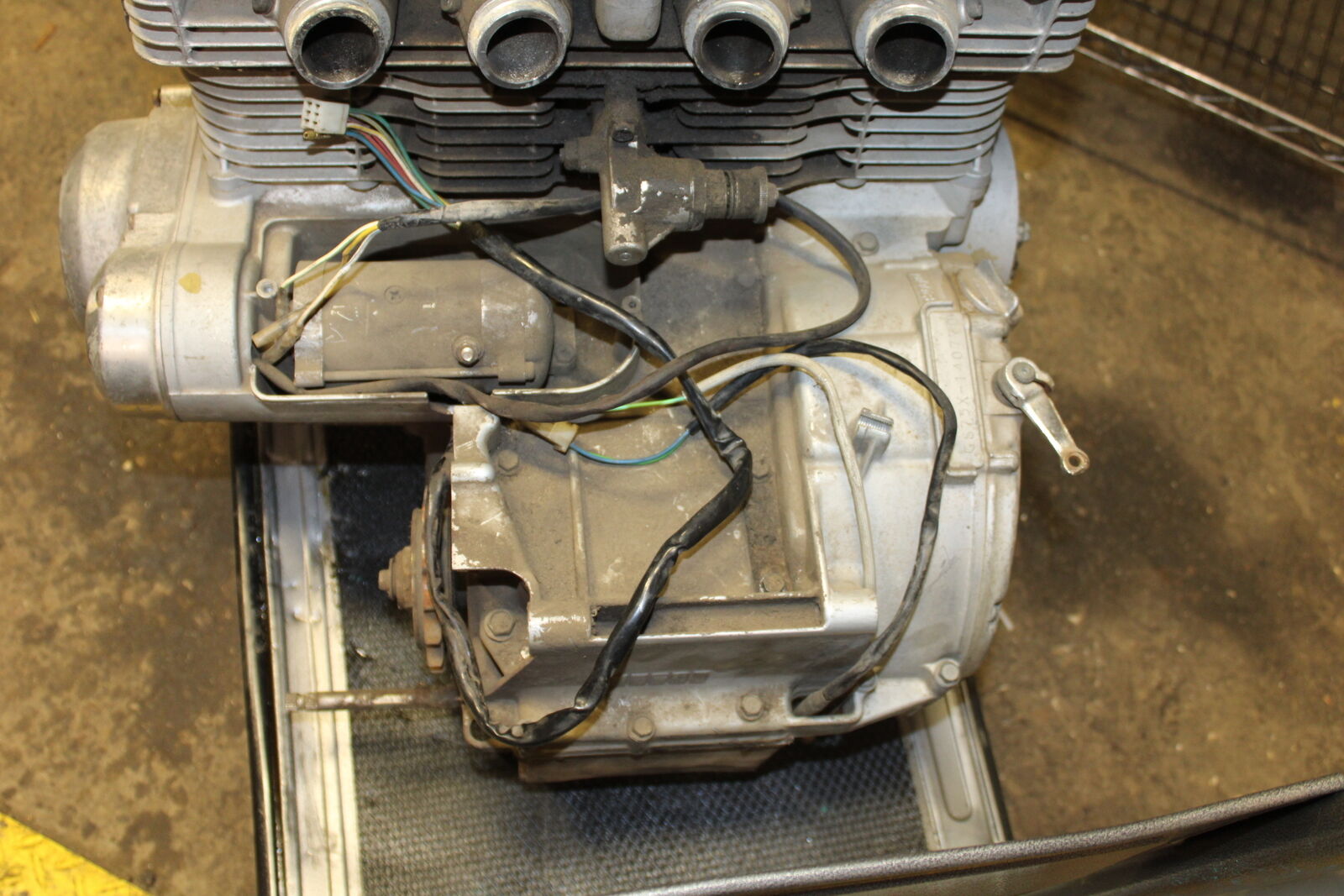 80-83 SUZUKI GS750E ENGINE MOTOR BB234