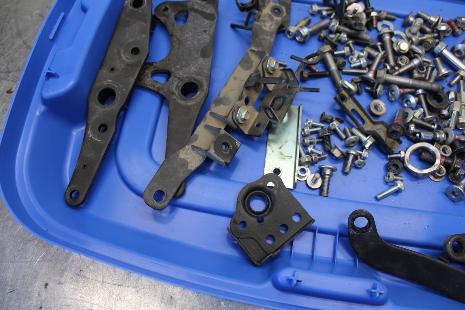 19-22 KAWASAKI Z400 ENGINE MOUNTING BOLTS HARDWARE MOTOR SCREWS BB708