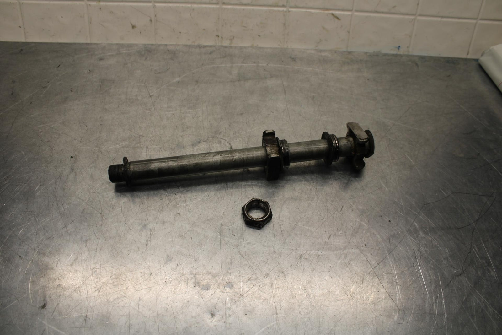 2007 Honda CBR600RR REAR AXLE BACK WHEEL RIM PIVOT BOLT AXEL 42301-MEE-D00 BB596