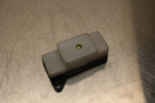 86 SUZUKI GS750ES RELAY ASSEMBLY FUSE BOX BB140