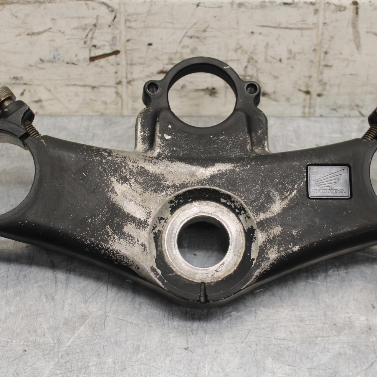 2000 Honda CBR600F4 FORKS UPPER TRIPLE TREE CLAMP 53300-MBW-000 BB552