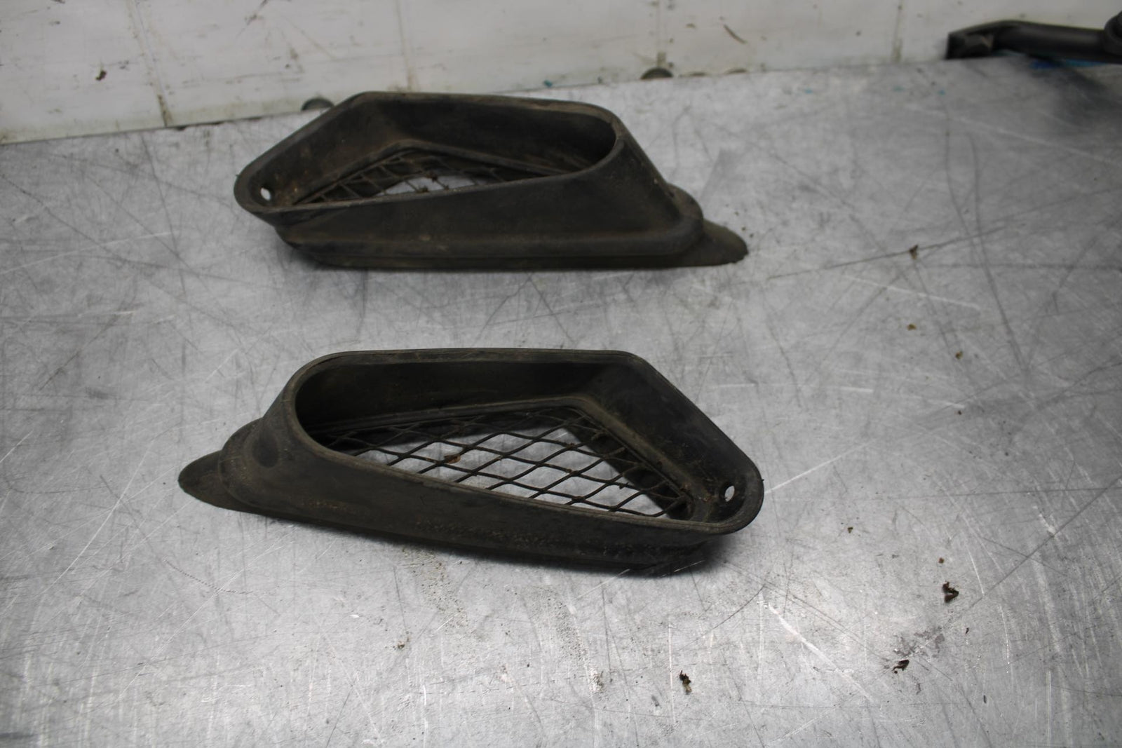 07-08 KAWASAKI CONCOURS 1400 ABS AIR INTAKE GRILL BB449