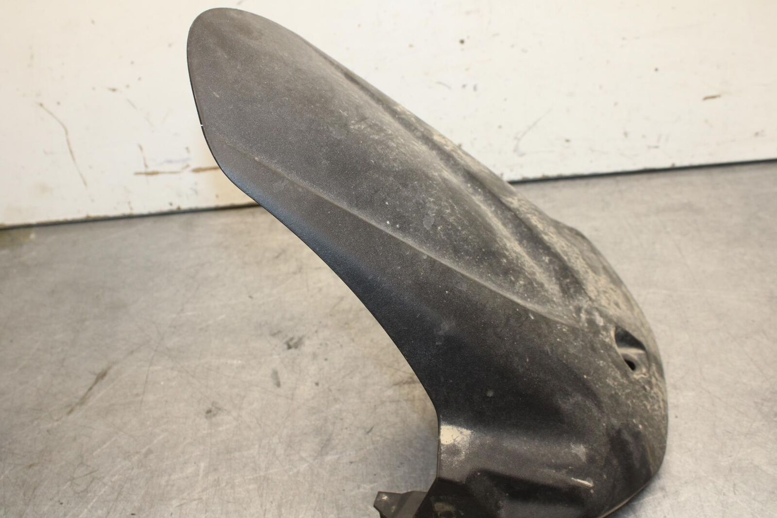 11-23 SUZUKI GSXR 750 REAR BACK WHEEL TIRE HUGGER FENDER BB630