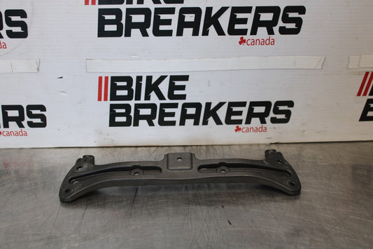 08 KAWASAKI NINJA ZX10R UPPER FAIRING MIRROR GAUGES STAY BRACKET BB902