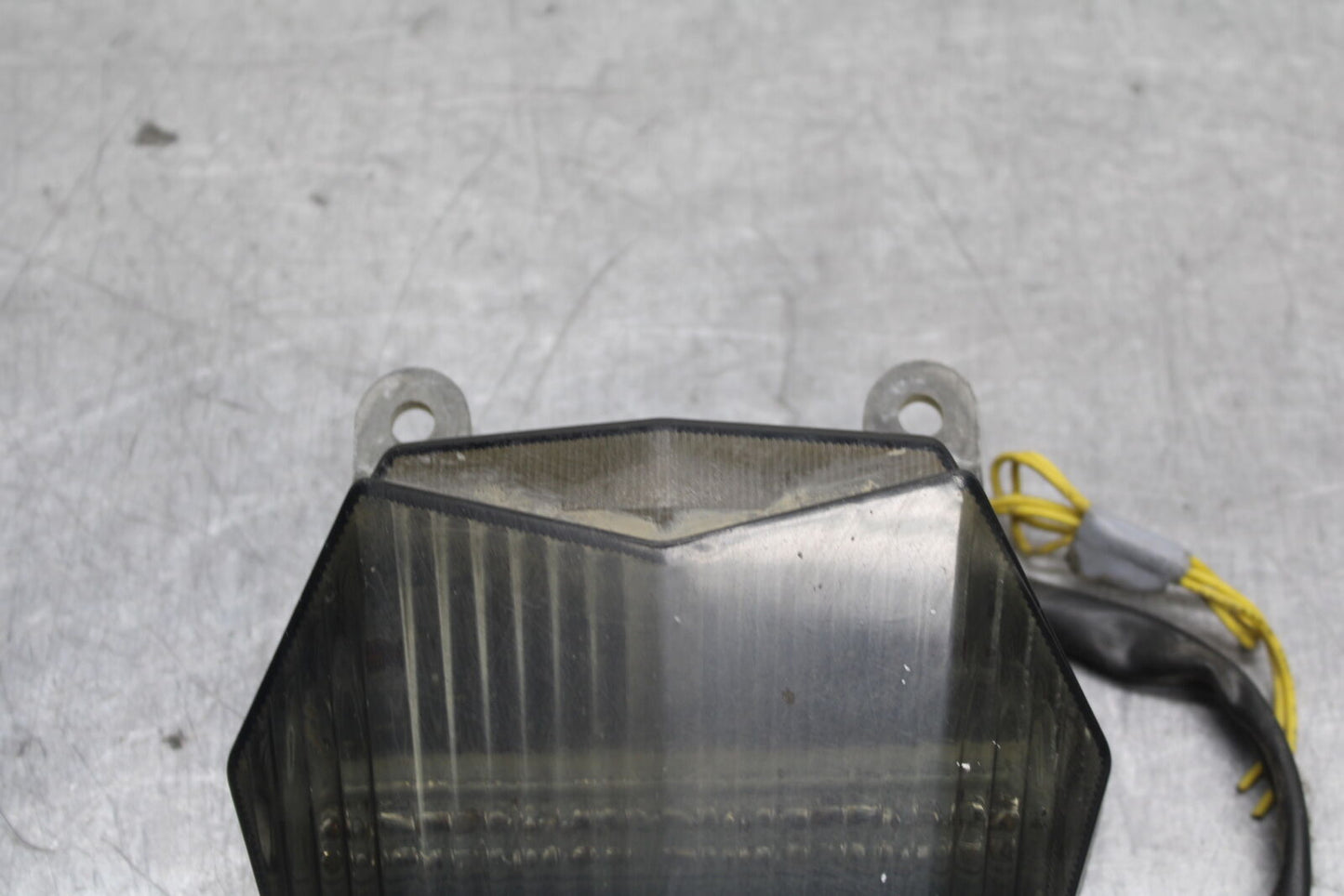 06-07 YAMAHA YZF R6 AFTERMARKET REAR TAIL TAILLIGHT BACK BRAKE LIGHT BB742