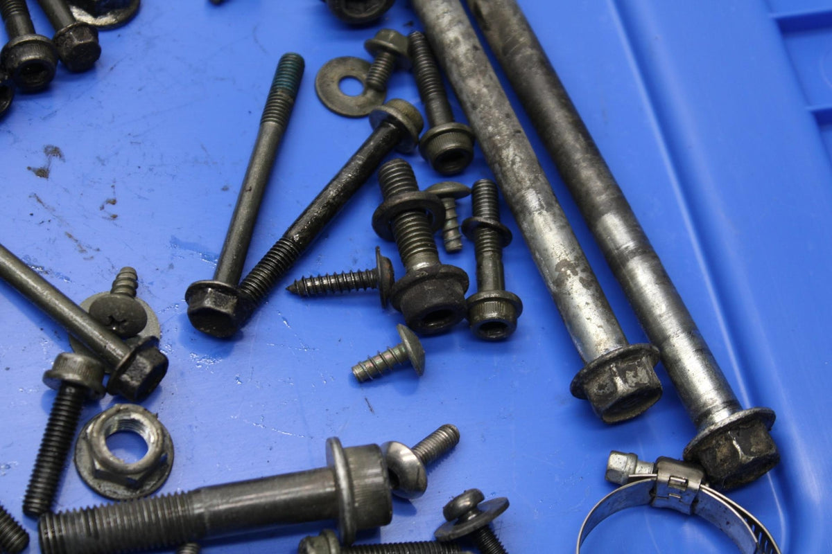 1999 Suzuki GSXR600 MISCELLANEOUS BOLTS AND HARDWARE.BB580