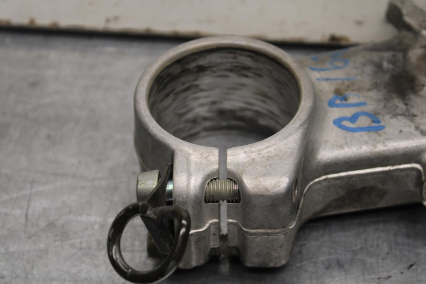 03-04 KAWASAKI NINJA ZX6RR FRONT FORKS CLAMP LOWER TRIPLE TREE STEM BB105