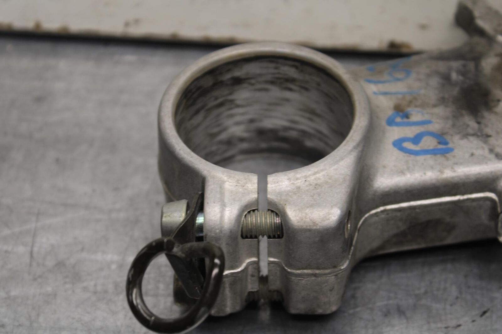 03-04 KAWASAKI NINJA ZX6RR FRONT FORKS CLAMP LOWER TRIPLE TREE STEM BB105