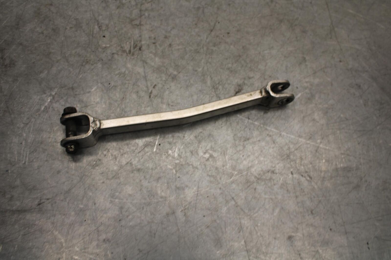 1997 Suzuki GSXR750 REAR BACK BRAKE TORQUE ROD SHAFT BAR BB527