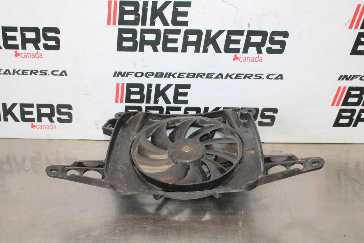 20 TRIUMPH STREET TRIPLE 765 ENGINE RADIATOR COOLING FAN BB864