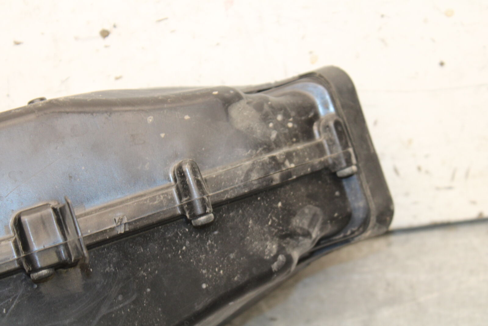 16 KAWASAKI NINJA ZX10R RAM AIR INTAKE TUBE DUCT 39045-0041 BB650