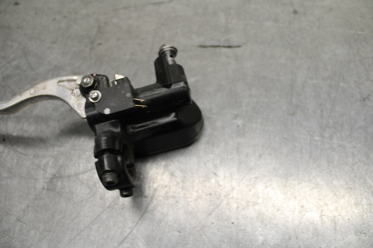 24 KAWASAKI NINJA 500 ABS FRONT BRAKE MASTER CYLINDER BB744