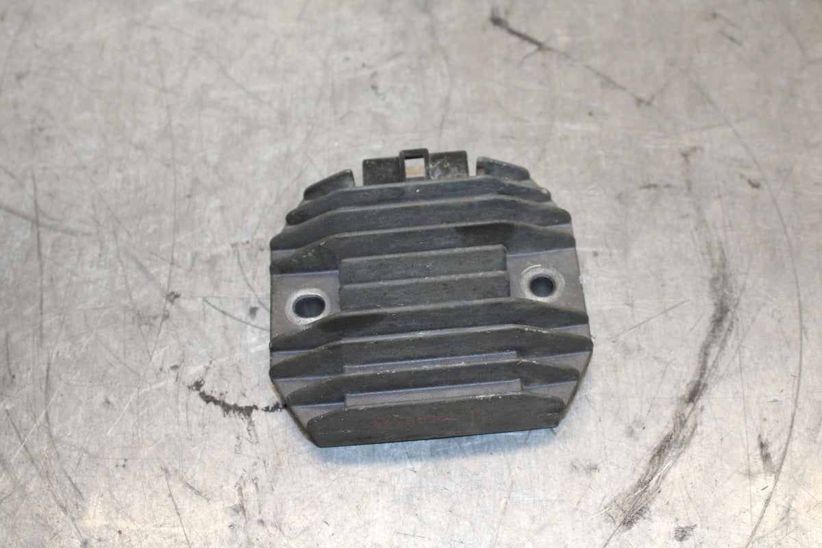 96-07 YAMAHA YZF600R RECTIFIER VOLTAGE REGULATOR  BB746